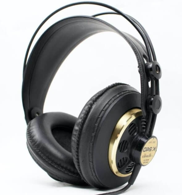 Noise-Canceling Headphones_ The Ultimate Travel Accessories Guide